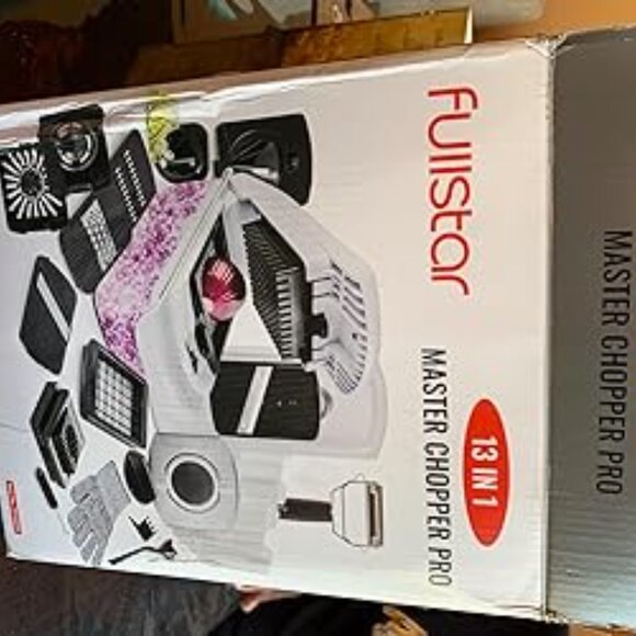 8 in 1 Mandoline Slicer & Vegetable Chopper 16pcs Veggie Cutter with Container - Picture 7 of 7